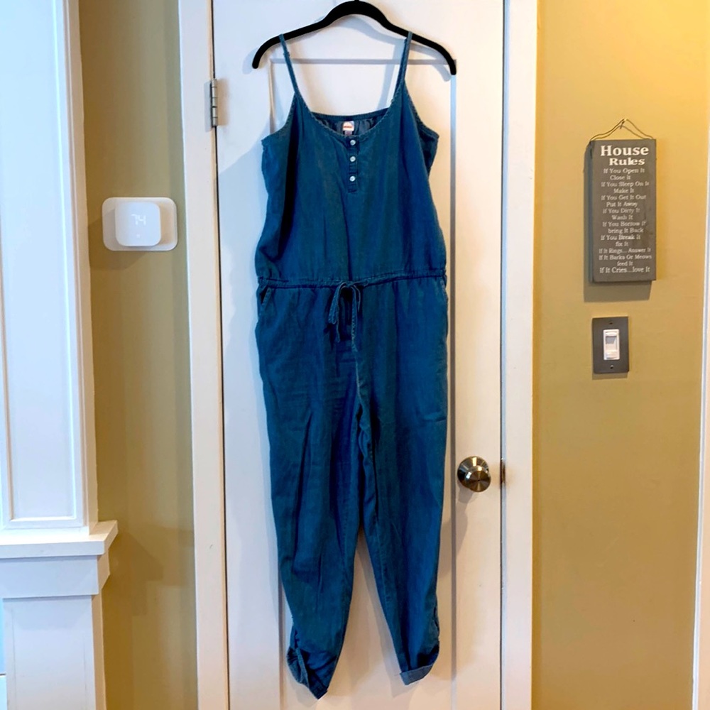 Lightweight cotton denim blue Bongo romper size S. Super comfy. Preworn.